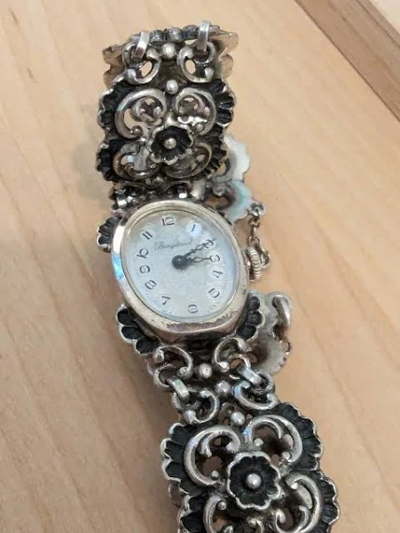 Tradycyjny zegarek damski ręcznie Nakręcany