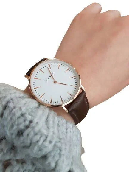 Klasyczny damski zegarek brązowy