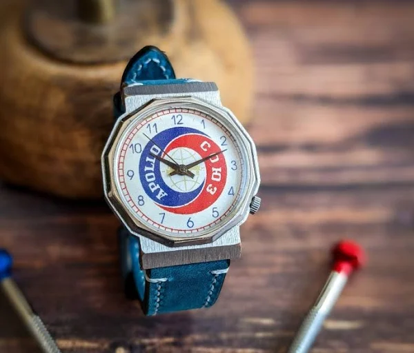 Zegarek LUCH. Tarcza Apollo-Soyuz. Mechanizm kwarcowy. Program kosmiczny