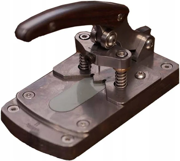 Narzędzie do naprawy zegarków o regulowanej