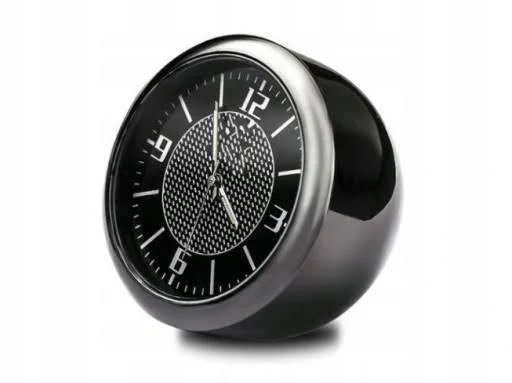 Zegarek na desce rozdzielczej samochodu Honda