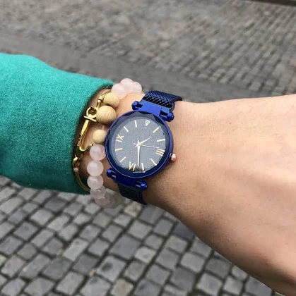 Zegarek z paskiem magnetycznym